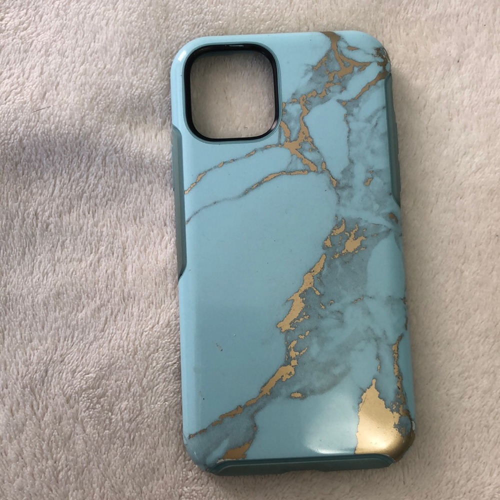 Otter box symmetry case